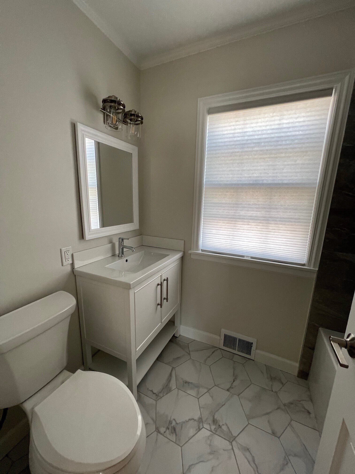 New Bathroom - 553 Winnetka Ave