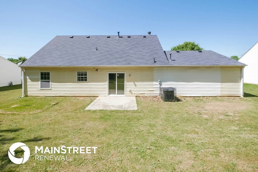 Building Photo - 2703 Holly Berry Dr