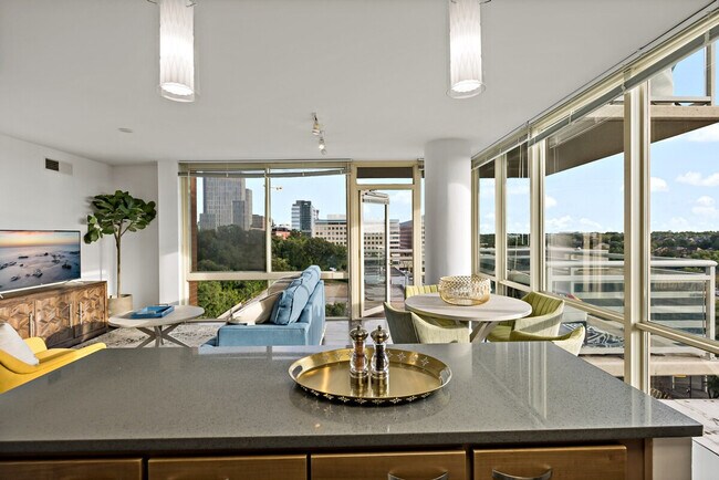 Building Photo - 8520 Tyco Rd