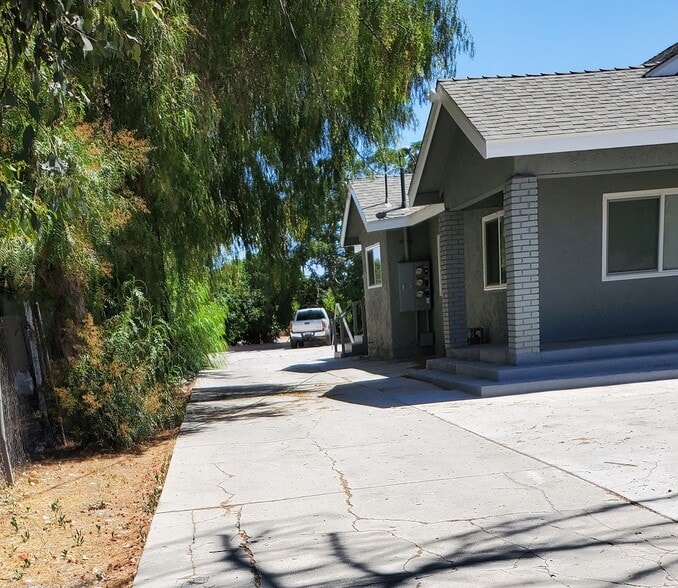 Building Photo - 21629 Cottonwood Ave