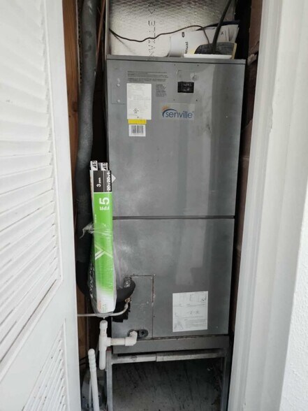 Building Photo - 3107 37th Ave W