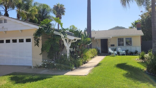 Building Photo - Stunning remodel in ideal location!