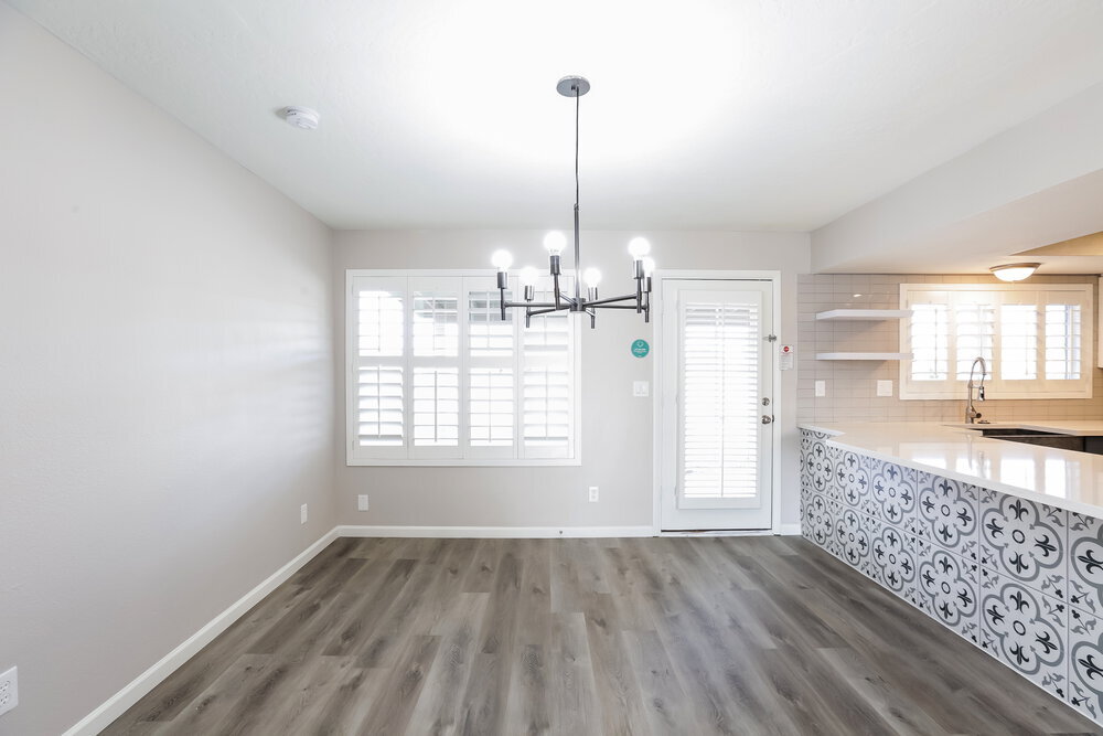 Building Photo - 8402 S 15th Way