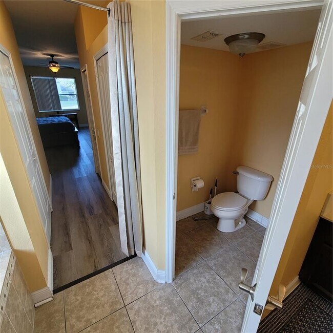 Building Photo - 10850 Breaking Rocks Dr