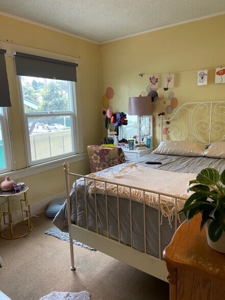 bedroom - 1707 Park Ave