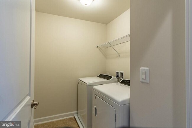 Building Photo - 43375 Whitehead Ter