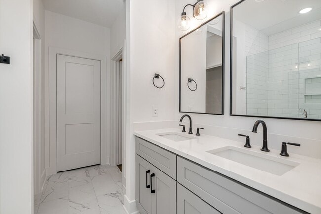 Building Photo - Awesome Floorplan!