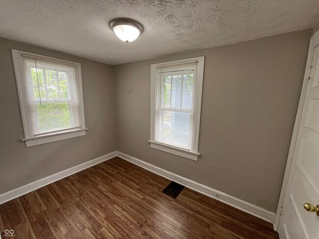 Building Photo - 560 Udell St