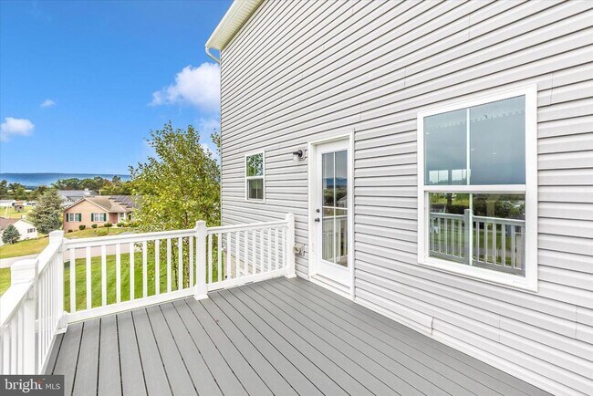 Building Photo - 38 Diopside Dr