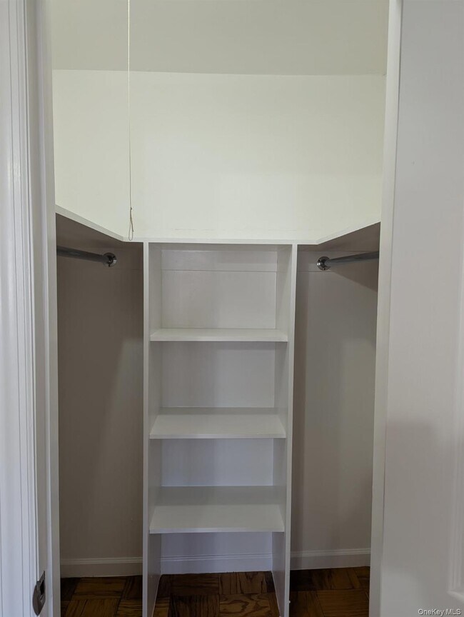 Building Photo - 11A Hemlock Dr