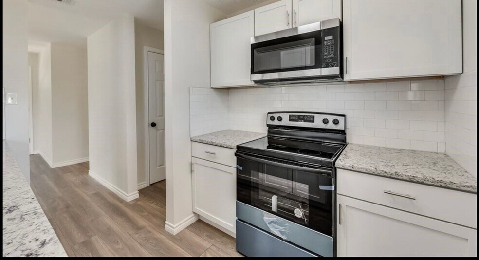 Building Photo - 17235 Lake Ray Hubbard Dr