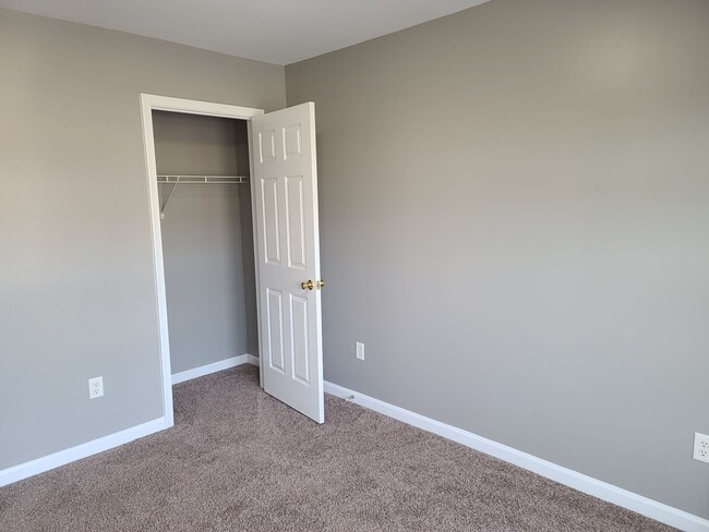 Building Photo - 3 Bedroom Townhome for Rent in Waynesboro