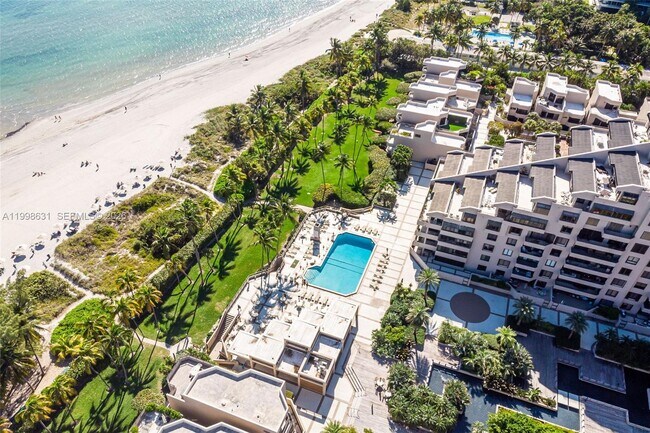 Building Photo - 251 Crandon Blvd