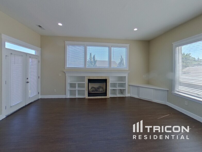 Building Photo - 3993 NW Currawong Ct