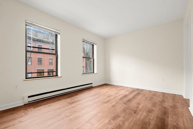 Building Photo - 18 E Springfield St