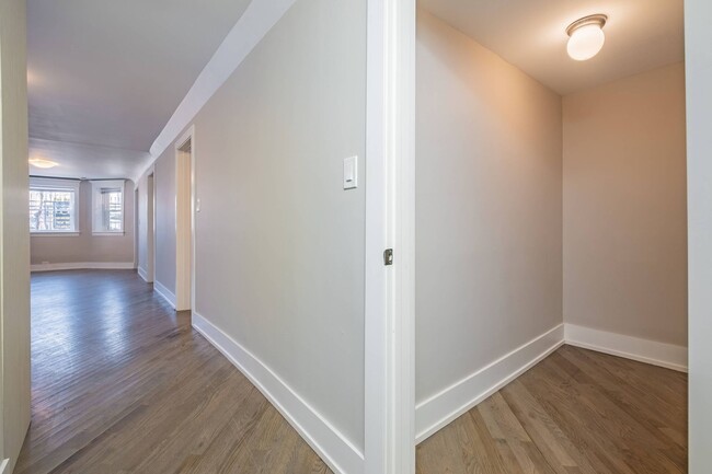 Building Photo - BEC Properties Kedzie LLC