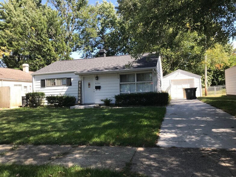 Building Photo - 4204 Woodvale Dr