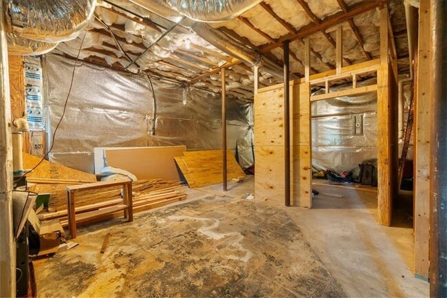 Building Photo - 5667 Colton Dr NE