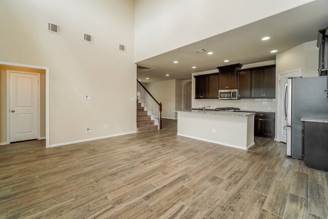 Building Photo - 441 Lacey Oak Lp