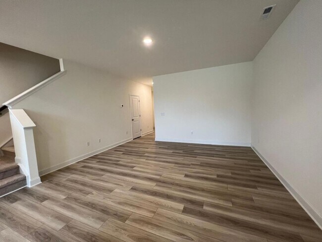 Building Photo - 53 Bluebottle St