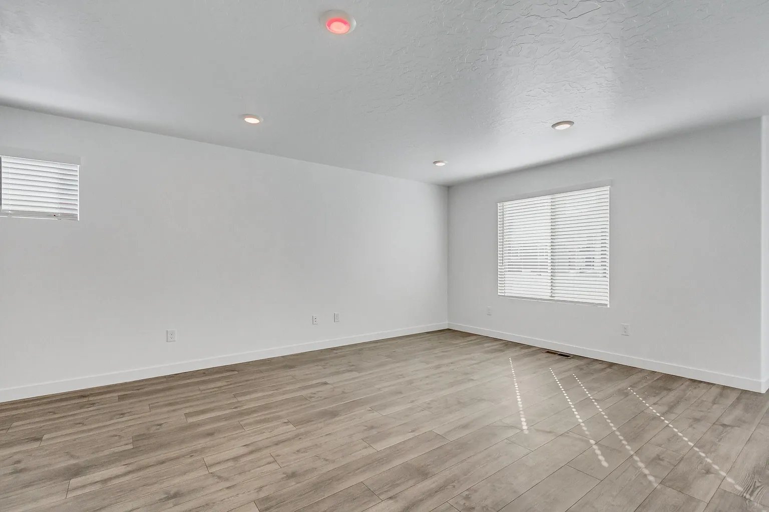 Building Photo - 1077 Jack Dr