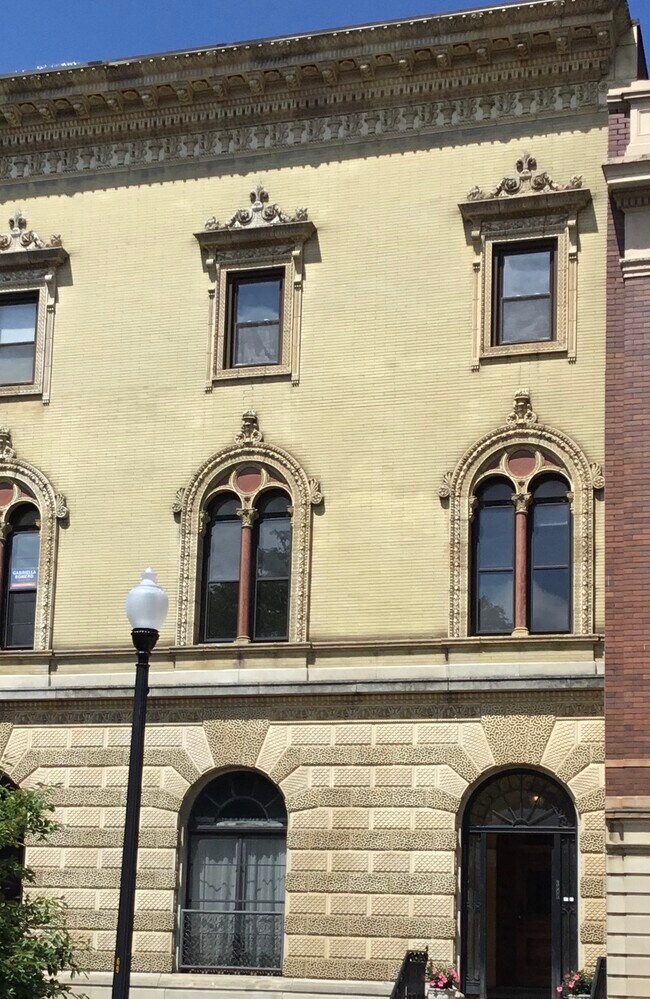Building Photo - 385 State St