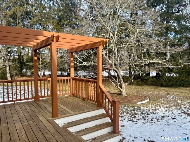 Building Photo - 45 Farview Ave