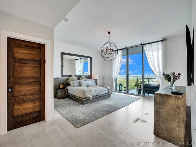 Building Photo - 17301 Biscayne Blvd