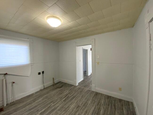 Building Photo - 610 Harmon St