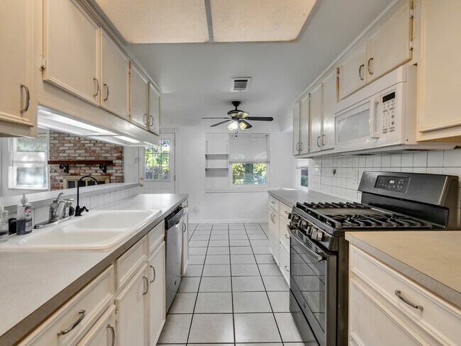 Building Photo - 15443 W Willowwind Cir