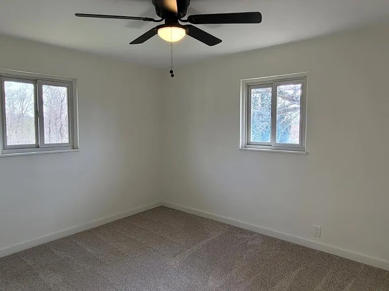 Building Photo - 969 Robin Hill Dr