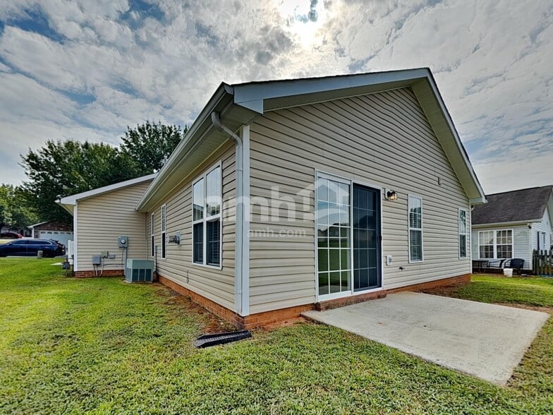 Building Photo - 180 Tudor Downs Rd