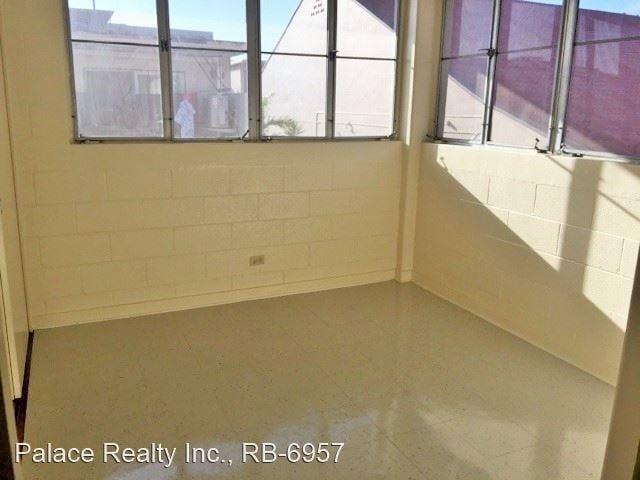 Building Photo - 1350 Kinau St