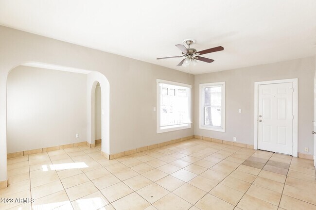 Building Photo - 6821 N 61st Ave