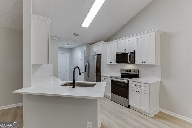 Building Photo - 164 Beacon Dr