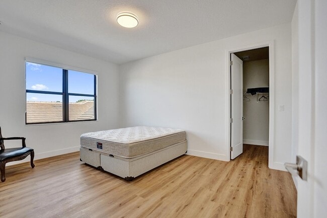 Building Photo - 9140 Silver Marsh Ln