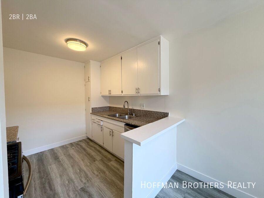 Building Photo - 8143 Langdon Ave