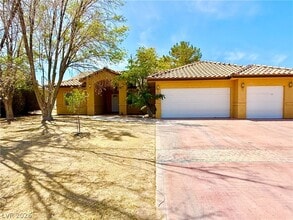 Building Photo - 3810 E Mount Charleston Dr