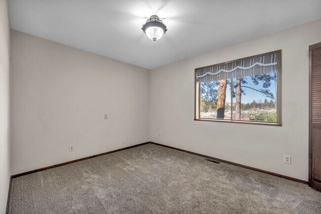 Building Photo - Single Story Home Located on a Ranch