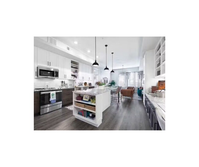 Building Photo - AMLI Lakeline|Posted 11/3/24