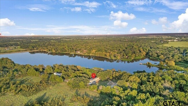 Building Photo - 409 Willow Dr