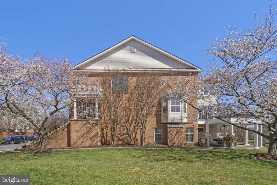 Building Photo - 21515 Trowbridge Sq
