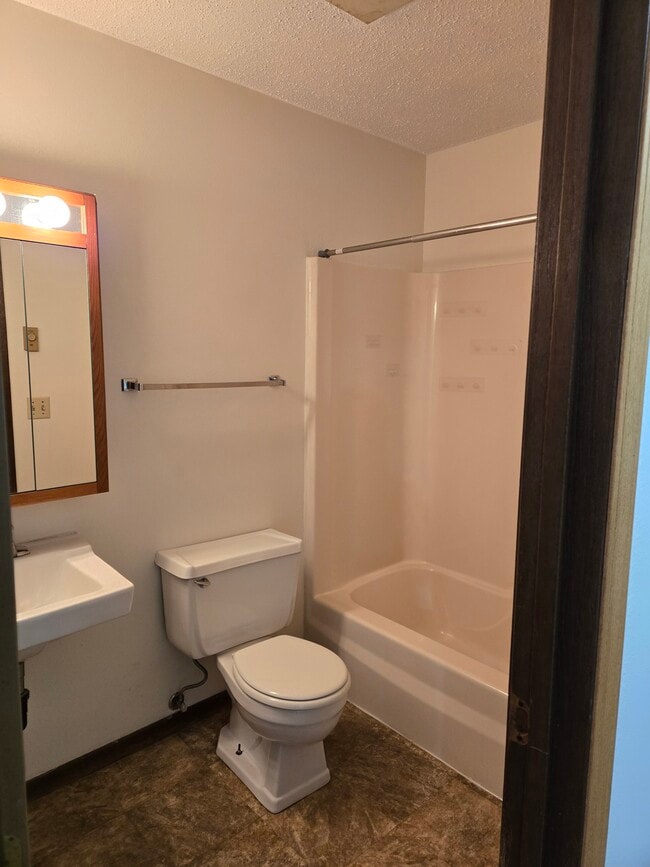 Building Photo - 701 Efficiency