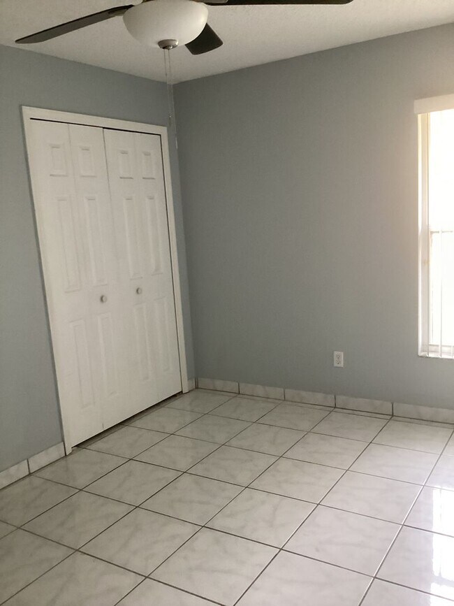 Building Photo - Beautiful Home 3x2