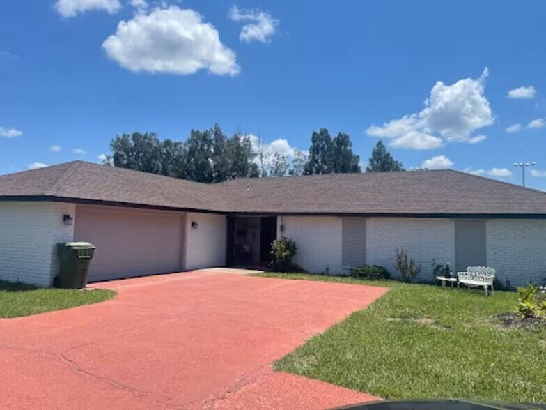Primary Photo - 124 Barcelona Ave