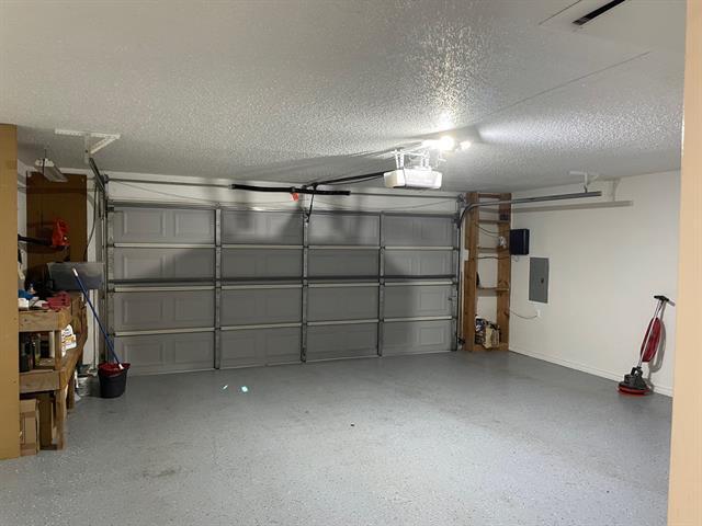 Building Photo - 737 Robin Ln