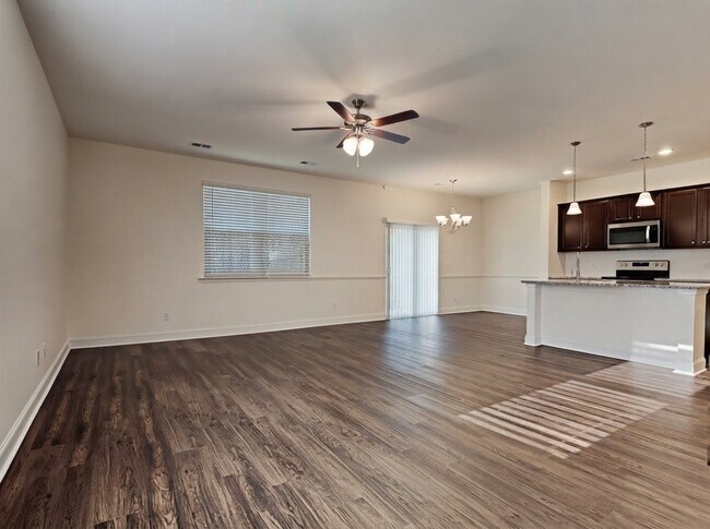 Building Photo - 456 White Magnolia St