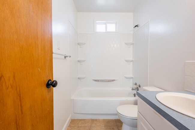 Building Photo - 1609 N Plateau Ave