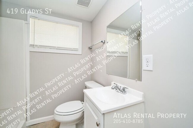 Building Photo - 419 Gladys St