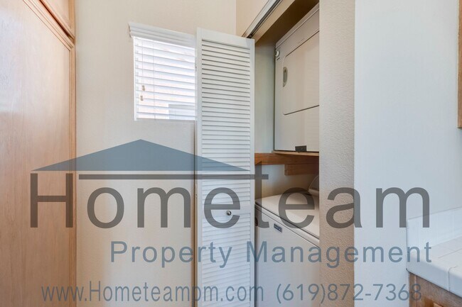 Building Photo - 1337 Serena Cir